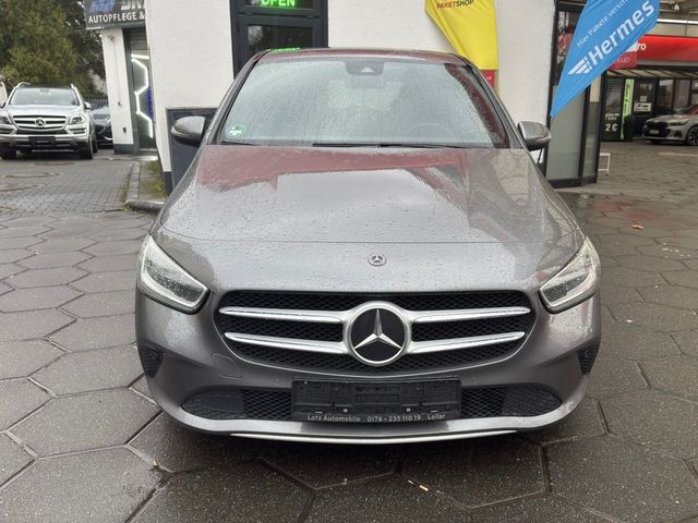 MERCEDES-BENZ B 180 d -