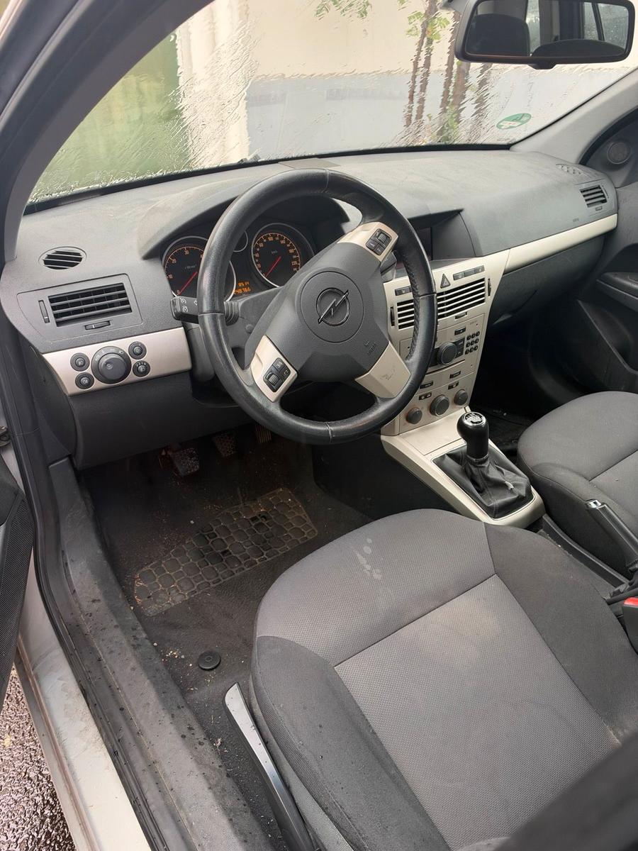 Opel Astra 2008 — photo 6