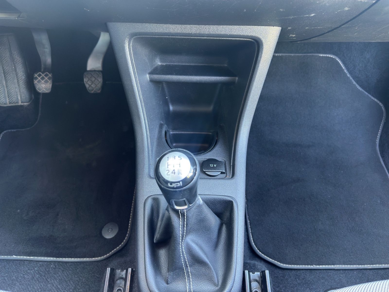 Fahrzeugabbildung Volkswagen up! cheer up! KLIMA 4-TÜRIG AUS 1.HAND