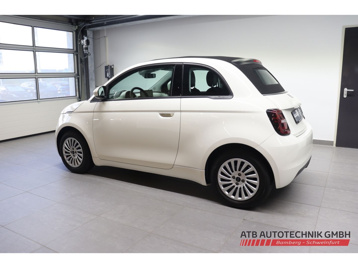 Fahrzeugabbildung Fiat 500e Cabrio 42kWh 95,7% SOH Apple CarPlay Klimaa