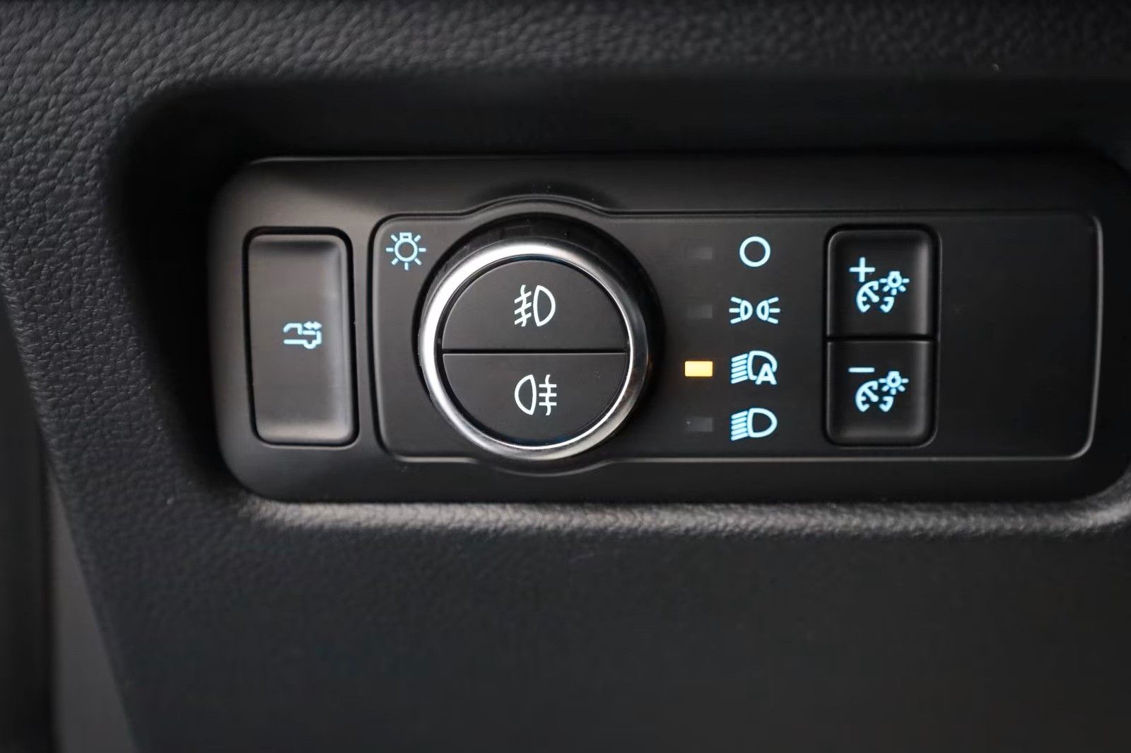 Fahrzeugabbildung Ford Raptor e-4WD, Raptor-Pak,Techno 73,Rollo el.,AHK