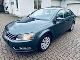 Volkswagen Passat Lim. Trendline BlueMotion - Volkswagen Passat aus 2012