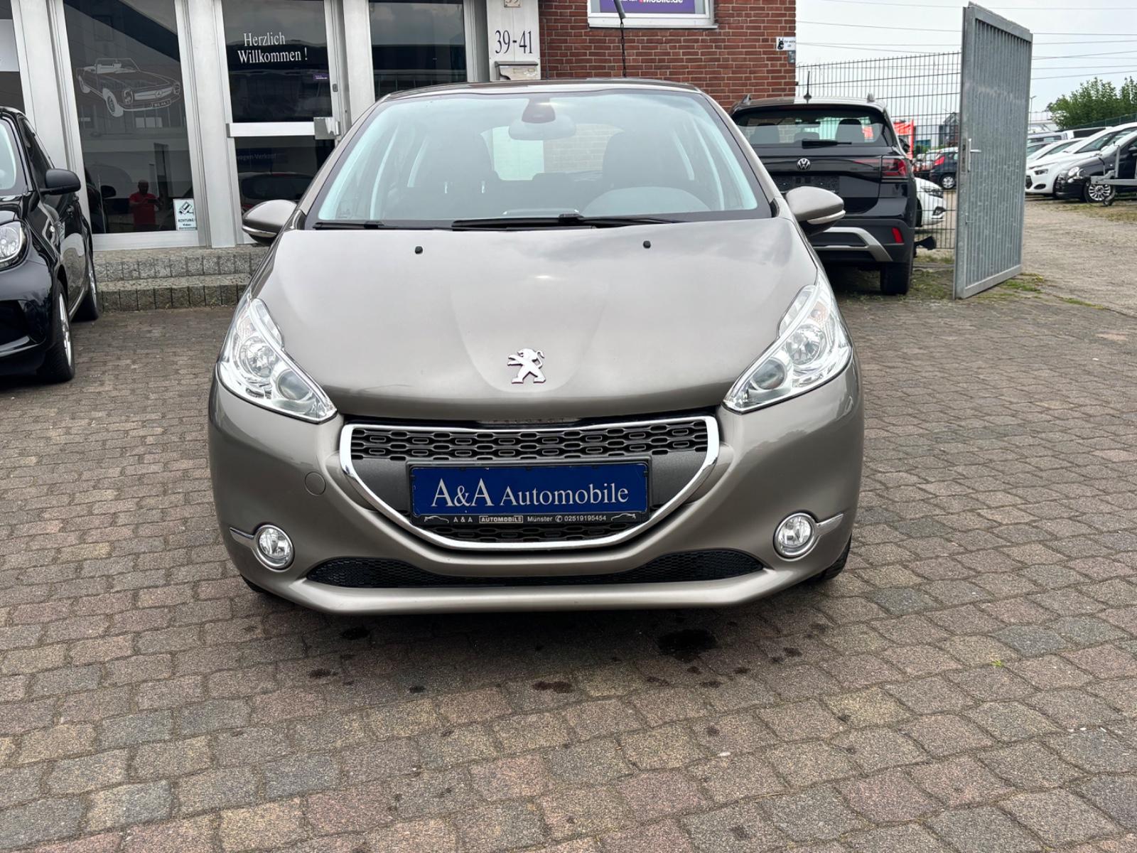 Peugeot 208 Allure Klimaaut. 8x Bereift