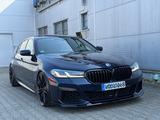 BMW M550i xDrive Tansanitblau VOLL - gebrauchte BMW M550 aus dem Jahr 2020