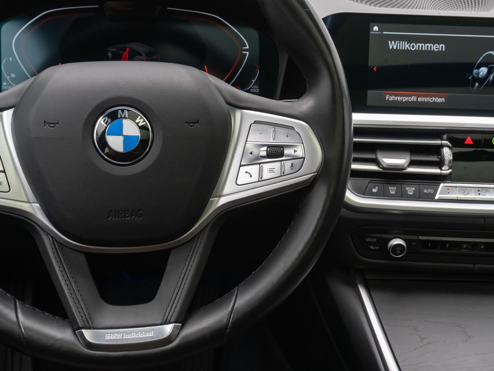 Fahrzeugabbildung BMW 320d xD Luxury Line Panorama Laser HUD DAB H/K