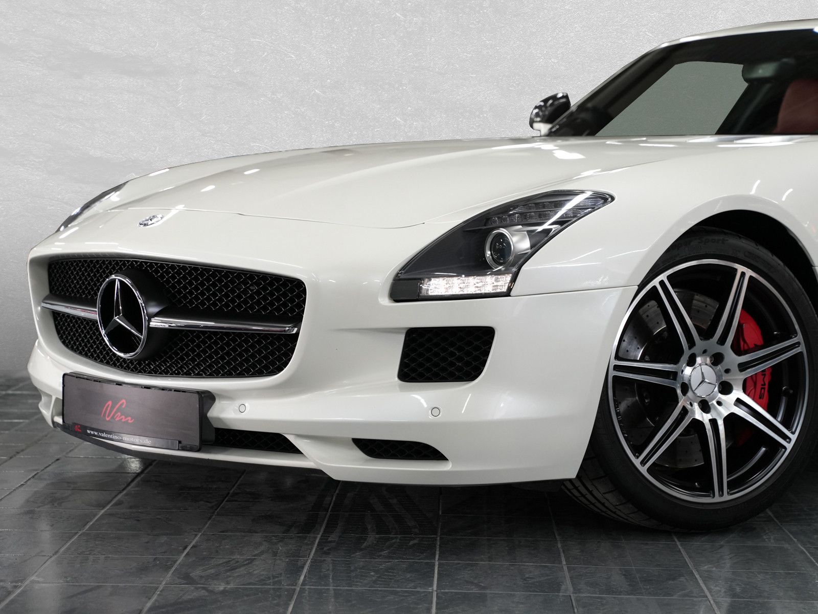 Fahrzeugabbildung Mercedes-Benz SLS AMG Coupe - designo Sonderlack|Carbon Interi