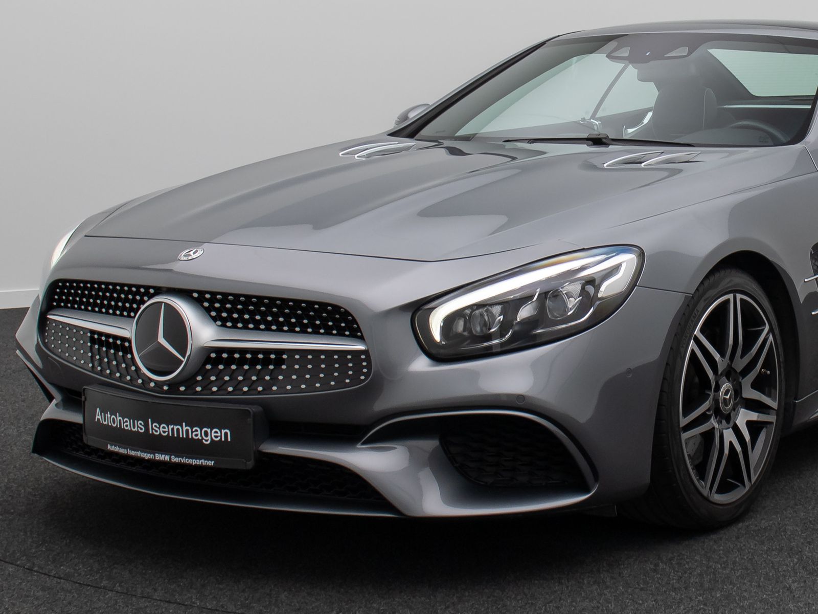 Fahrzeugabbildung Mercedes-Benz SL 400 AMG ACC Kamera H/K Komfort DAB FahrAssist