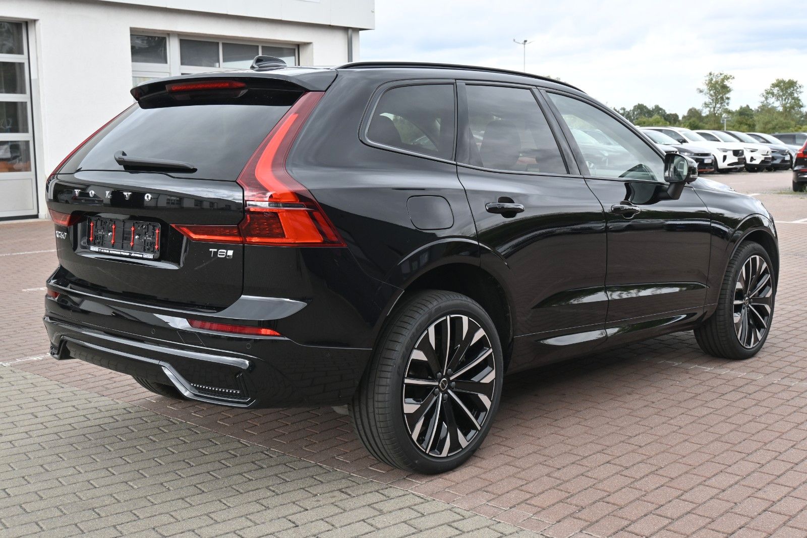 Fahrzeugabbildung Volvo XC60 T8 RC AWD Ultra Dark*LUFT*AHK*ACC*FACELIFT