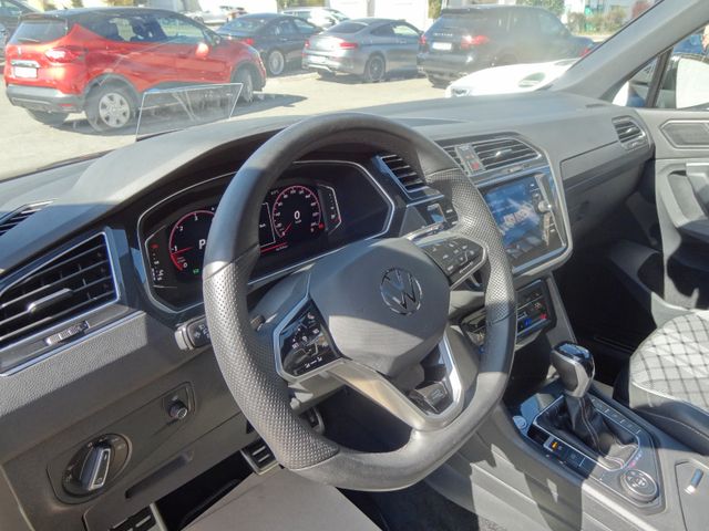 Fahrzeugabbildung Volkswagen Tiguan R-Line 4Motion/Pano/HUD/Matrix/StH/AHK/Ka
