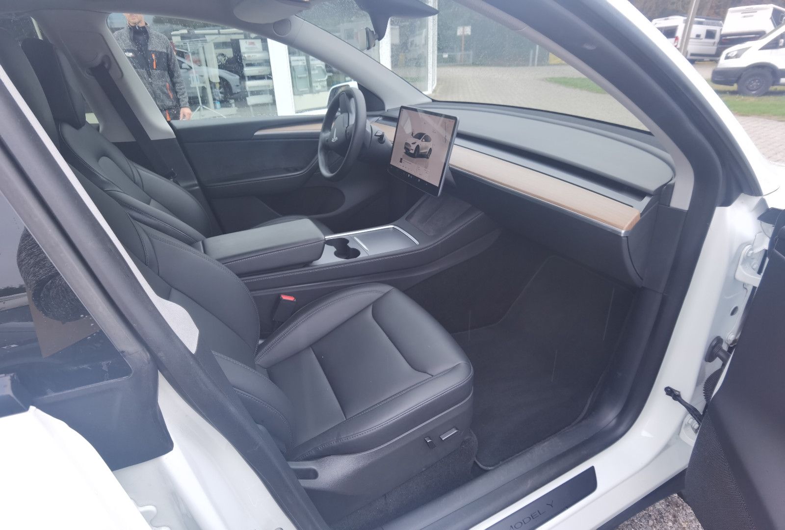 Fahrzeugabbildung Tesla Model Y Long Range Dual Motor Modell 2023