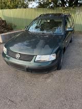 Volkswagen VW Passat | Tüv neu | Schiebedach | 75.000km - Volkswagen Passat aus 1998: Kombi
