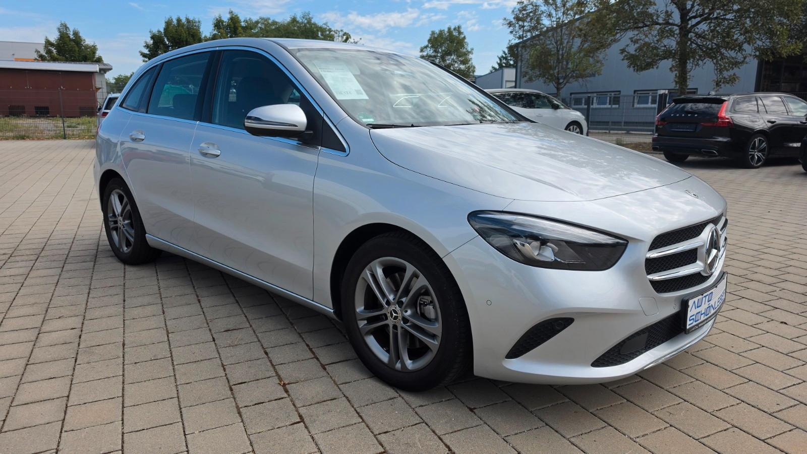 Mercedes-Benz B 220 4Matic*Navi*LED*AHK*RFK*SHZ*Park-Paket*17"