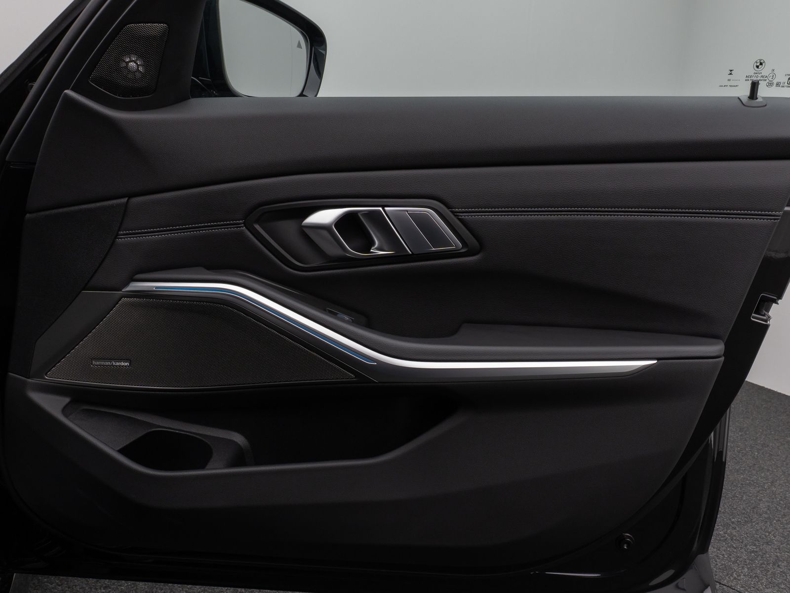 Fahrzeugabbildung BMW 330e xD M Sport Pro Kamera HUD DAB H/K Stop&Go