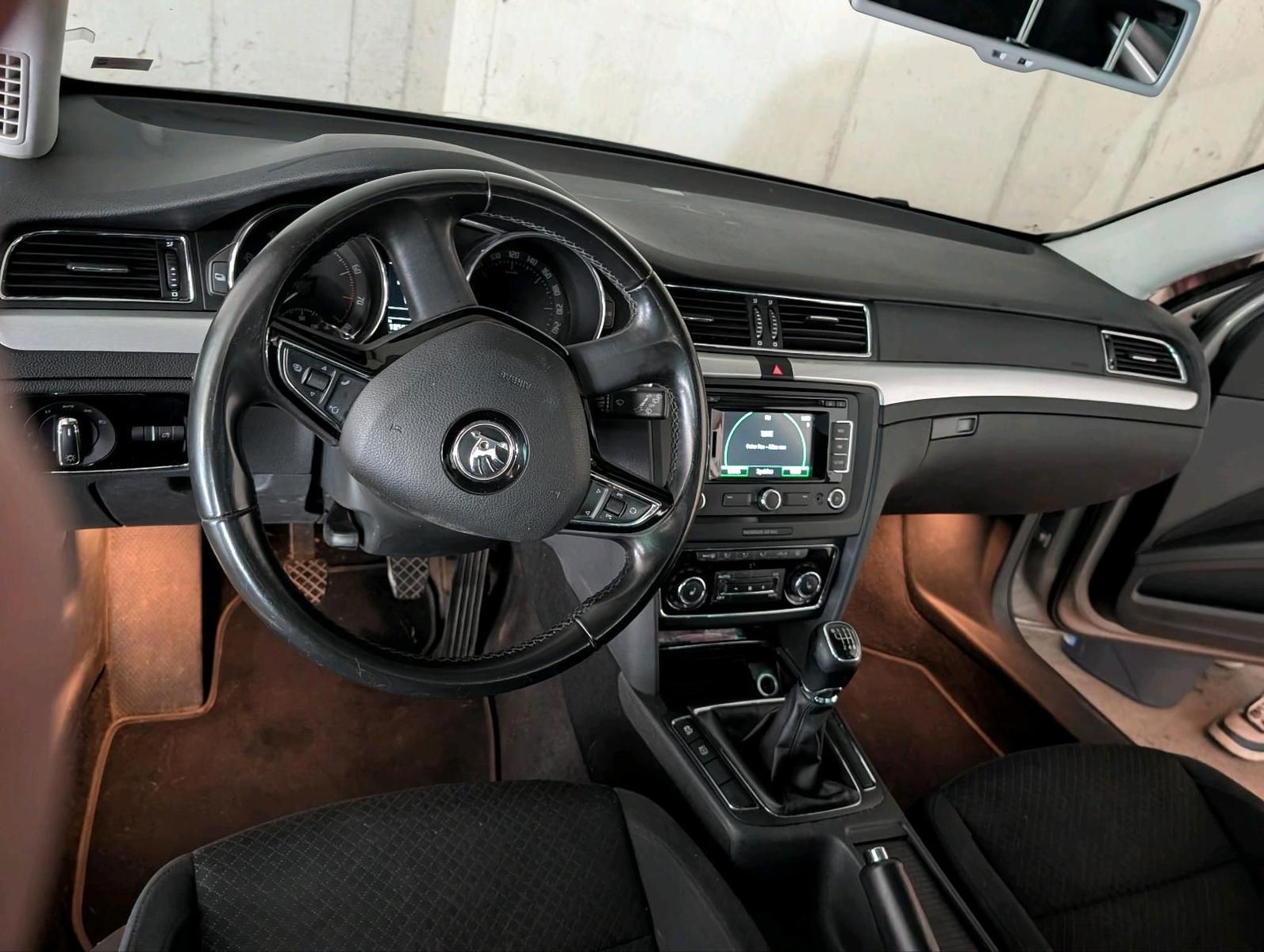 Skoda Superb 2014 — photo 7