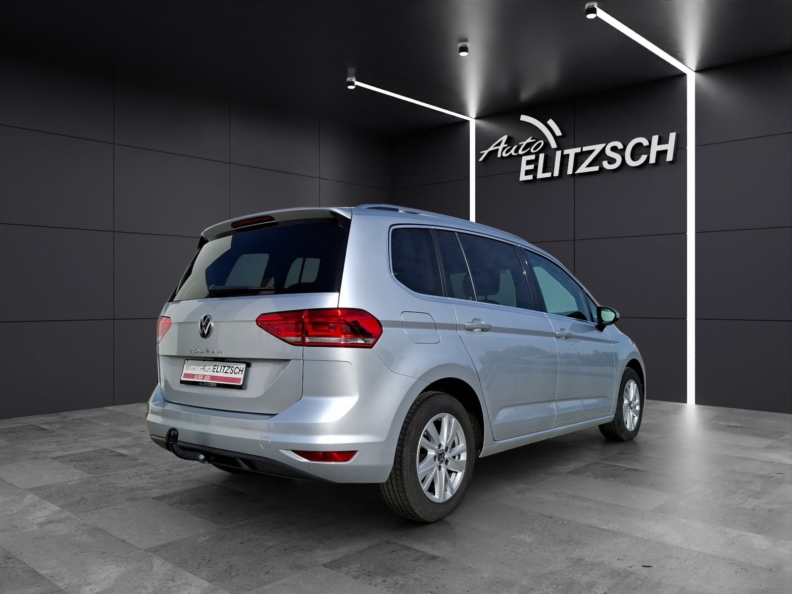 Fahrzeugabbildung Volkswagen Touran TSI Highline DSG 7-Si AHK AID ACC RFK SH