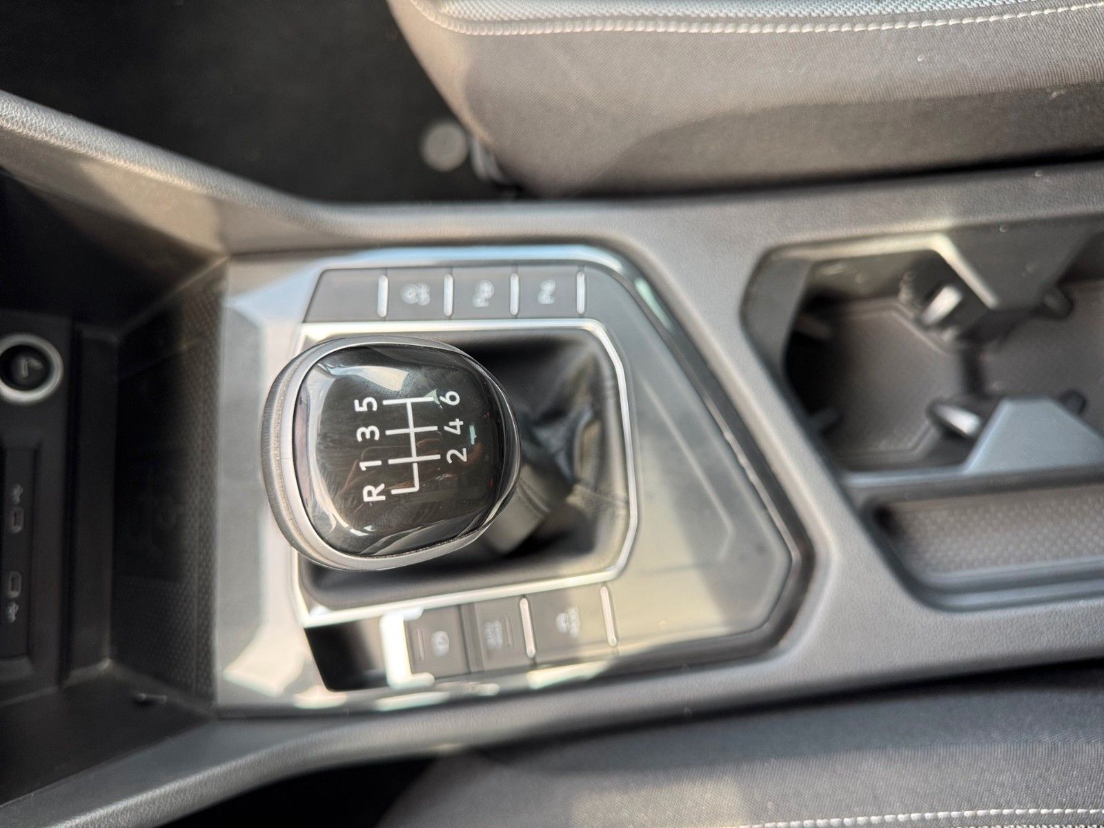 Fahrzeugabbildung Volkswagen Tiguan Life ACTIVE 1.5 TSI