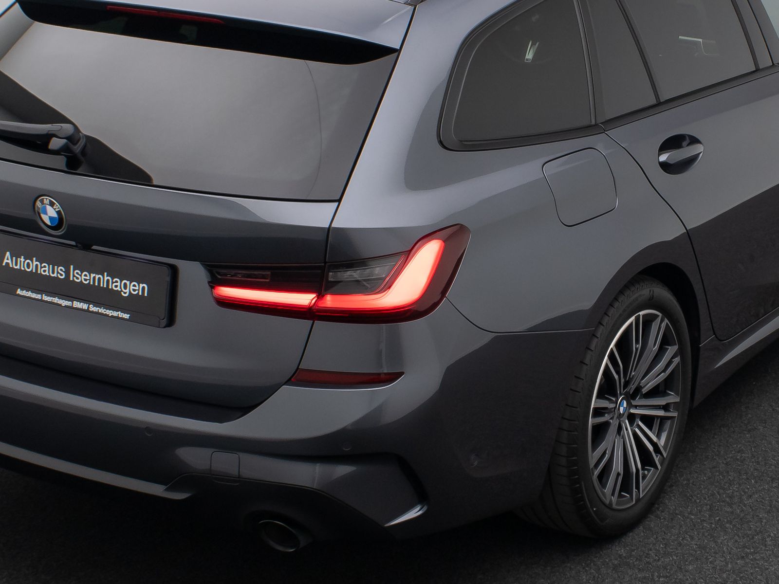 Fahrzeugabbildung BMW 330d xD M Sport DAB Kamera AHK Laser HiFi Komfor