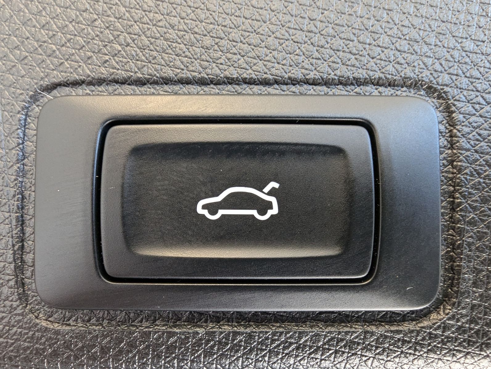 CUPRA Terramar 1.5 eTSI Dinamica Edge-Paket HUD 19" - Image 17