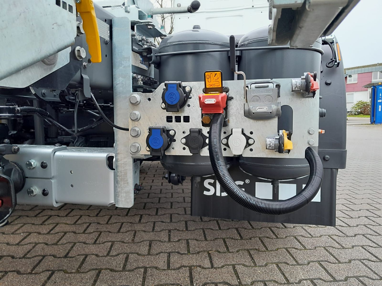 Fahrzeugabbildung DAF FAN XG 480 BDF 1120-1320 Multi