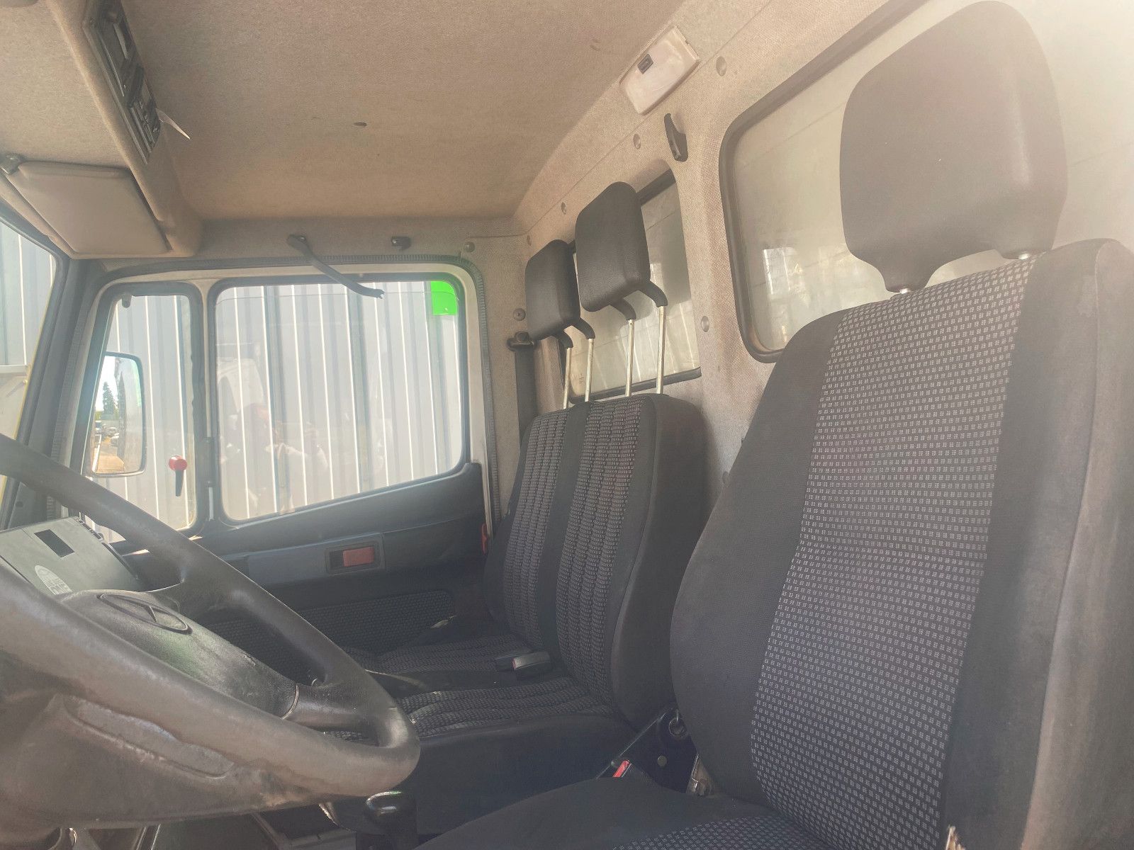 Fahrzeugabbildung Mercedes-Benz Vario FG   / 816 D ,Pritsche Maxi,6-Meter-Ladefl