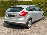 Ford Focus Lim. Titanium *TÜV Neu+Keyless+Andr&Apple* - gebrauchte Ford Focus aus dem Jahr 2012