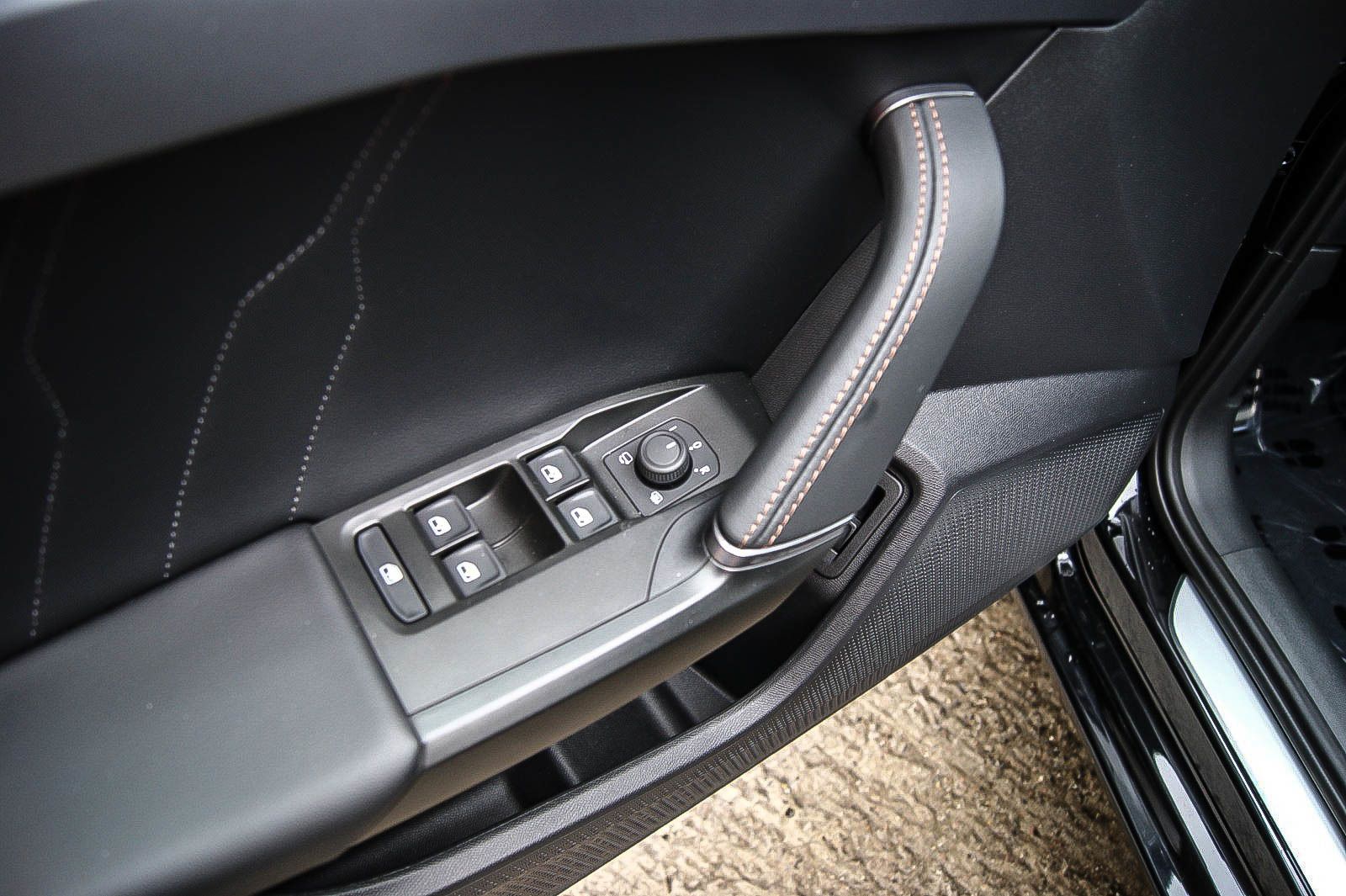 Fahrzeugabbildung CUPRA Leon Sportstourer e Hybrid DSG XL-VISION 1.HAND