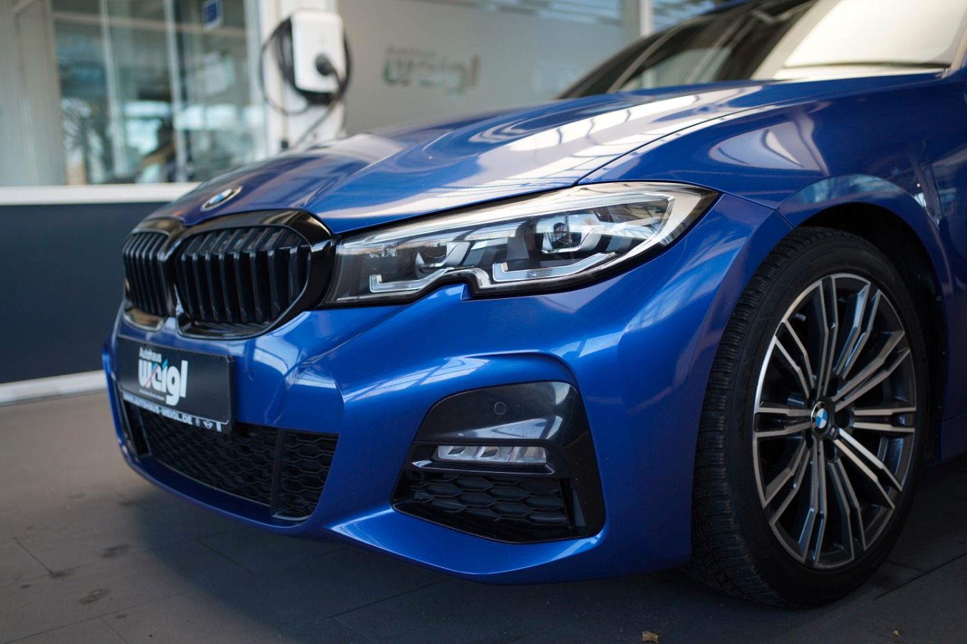 Fahrzeugabbildung BMW 320i M Sport +Head Up Disp+Live Cockpit Plus+LED