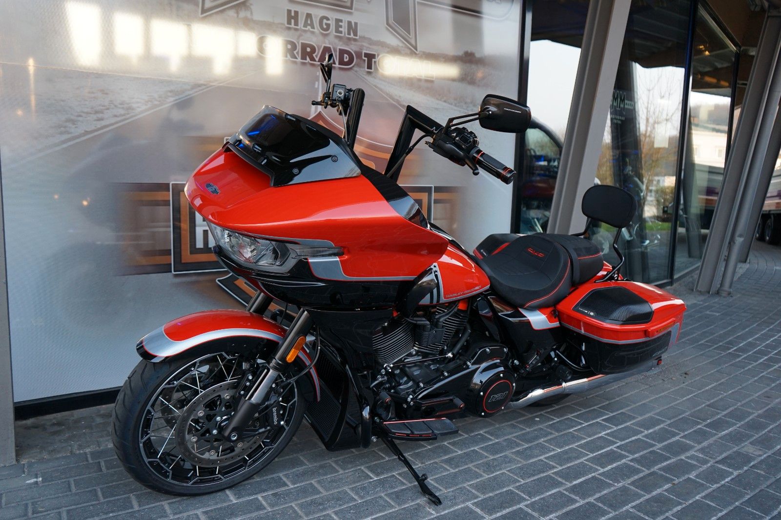 Fahrzeugabbildung Harley-Davidson Road Glide CVO 25th Anniversary ATLAS Lenker