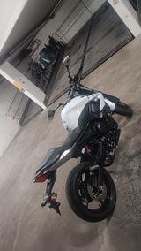 Yamaha XJ6 - YAMAHA XJ6