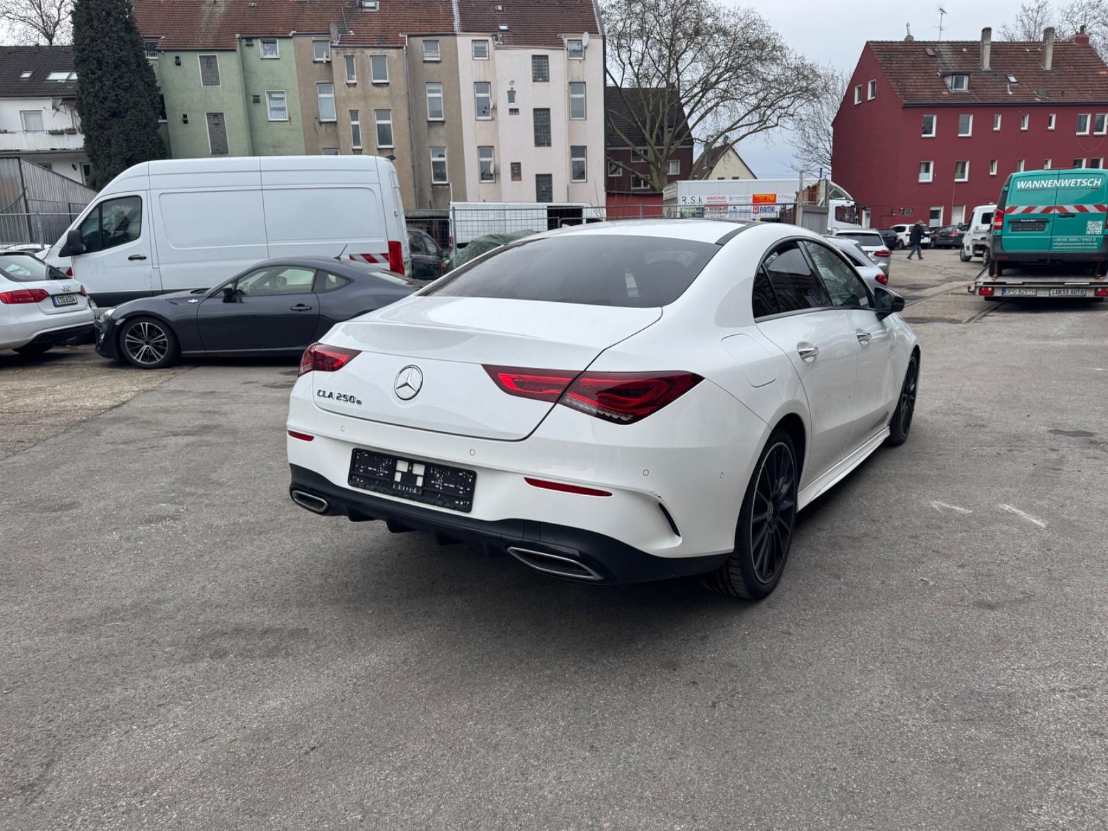 Mercedes-Benz CLA 250 e AMG Line Panoramadach Automatik 1. HD!