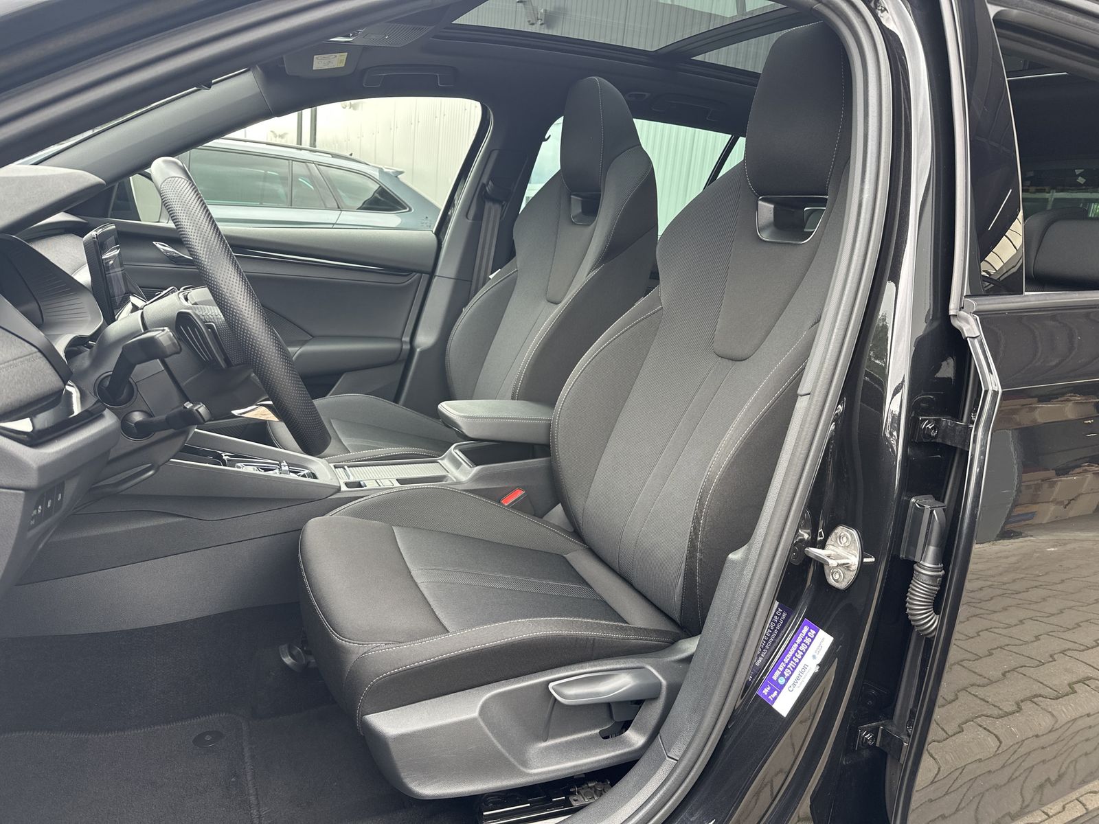 Fahrzeugabbildung SKODA Octavia Combi Sportline NAV+LED+ACC+PANO+HEAD-UP