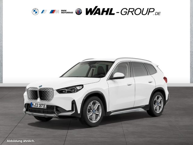 BMW iX1 xDrive30 xLine AHK Adapt LED Navi Premium