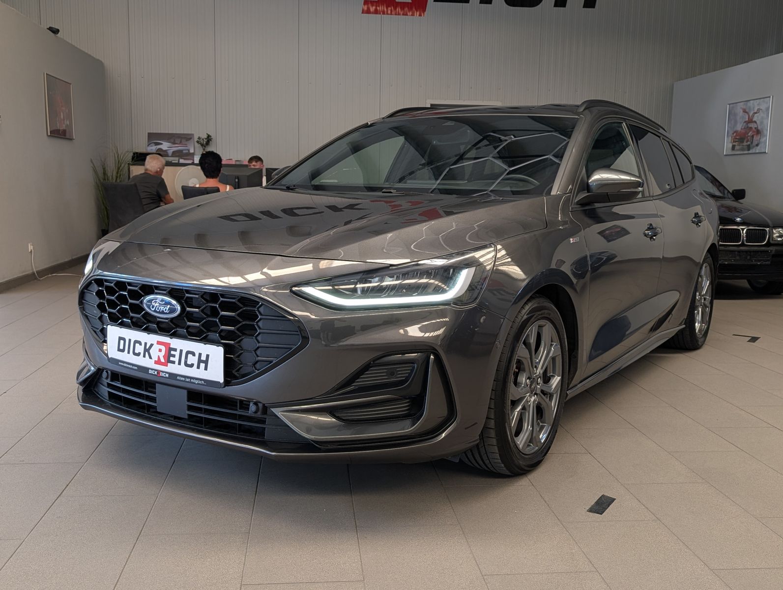 Fahrzeugabbildung Ford Focus 1.0 EB ST-Line ACC LED CAM Styling WINTER