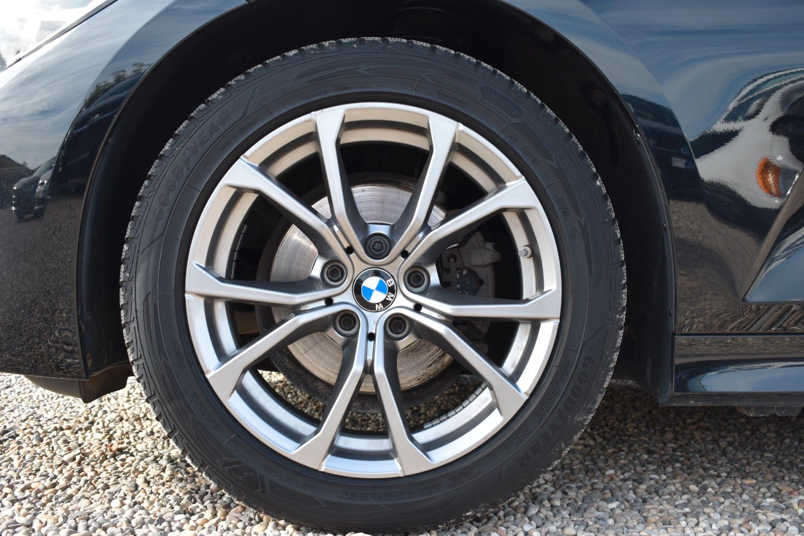 Fahrzeugabbildung BMW 318d Touring SPORT-L/M-SPORT/SHADOW/LED/DAB/PDC