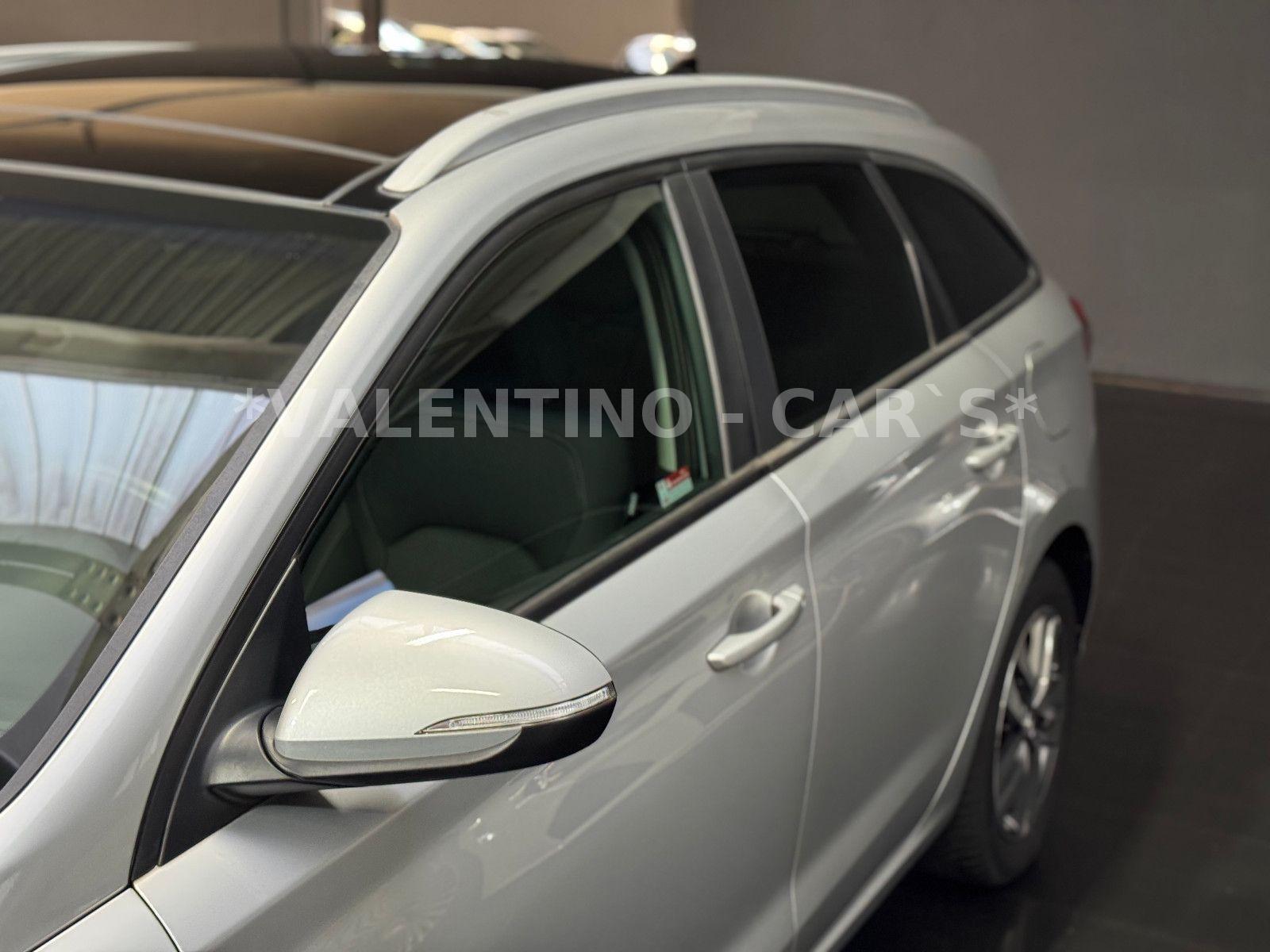 Hyundai i30 cw Family + Nav/Kamera/Temp/Shz/Lhz/Pano/Led