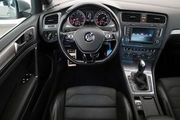 Volkswagen Golf - 10