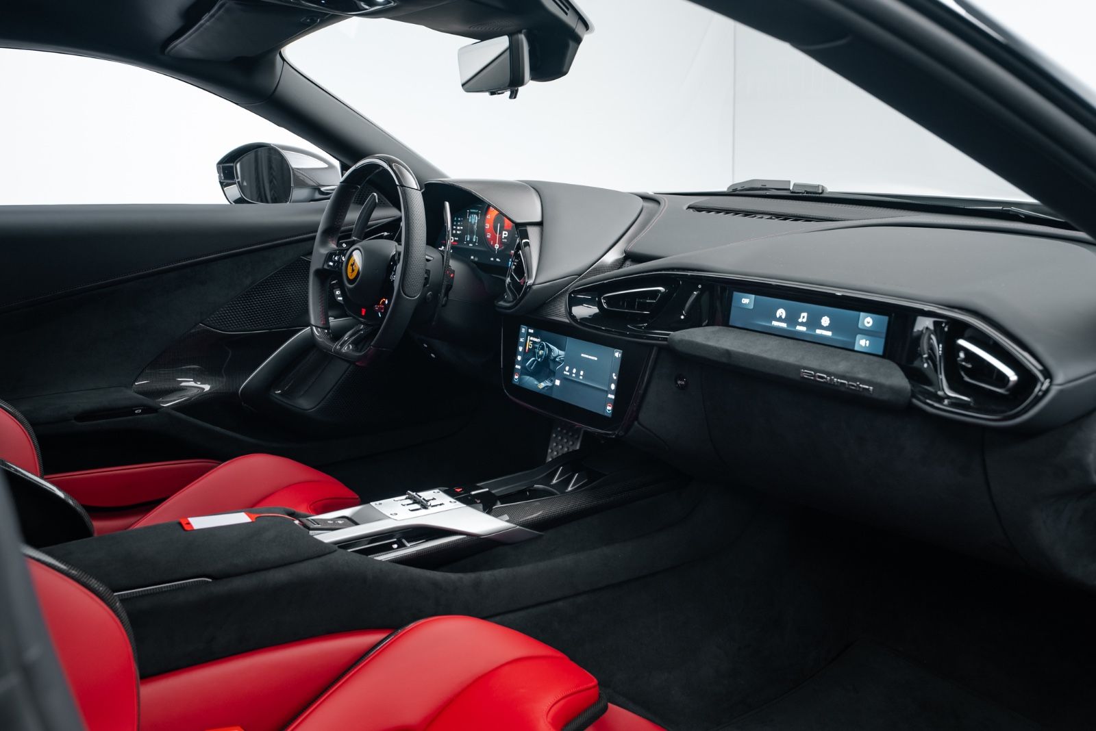 Fahrzeugabbildung Ferrari 12Cilindri LIFT/CARBON/RACING SEATS/PASS DISPLAY