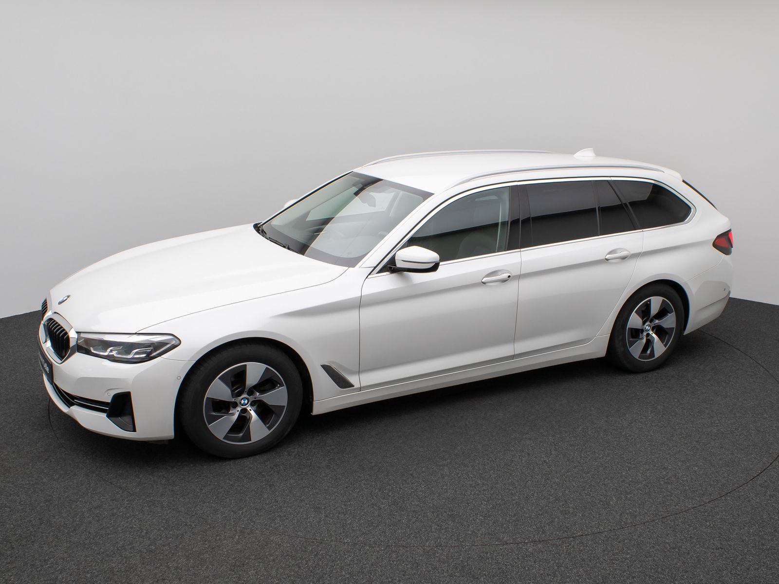 Fahrzeugabbildung BMW 520d Kamera DAB CockPitPlus Alarm Sport LED