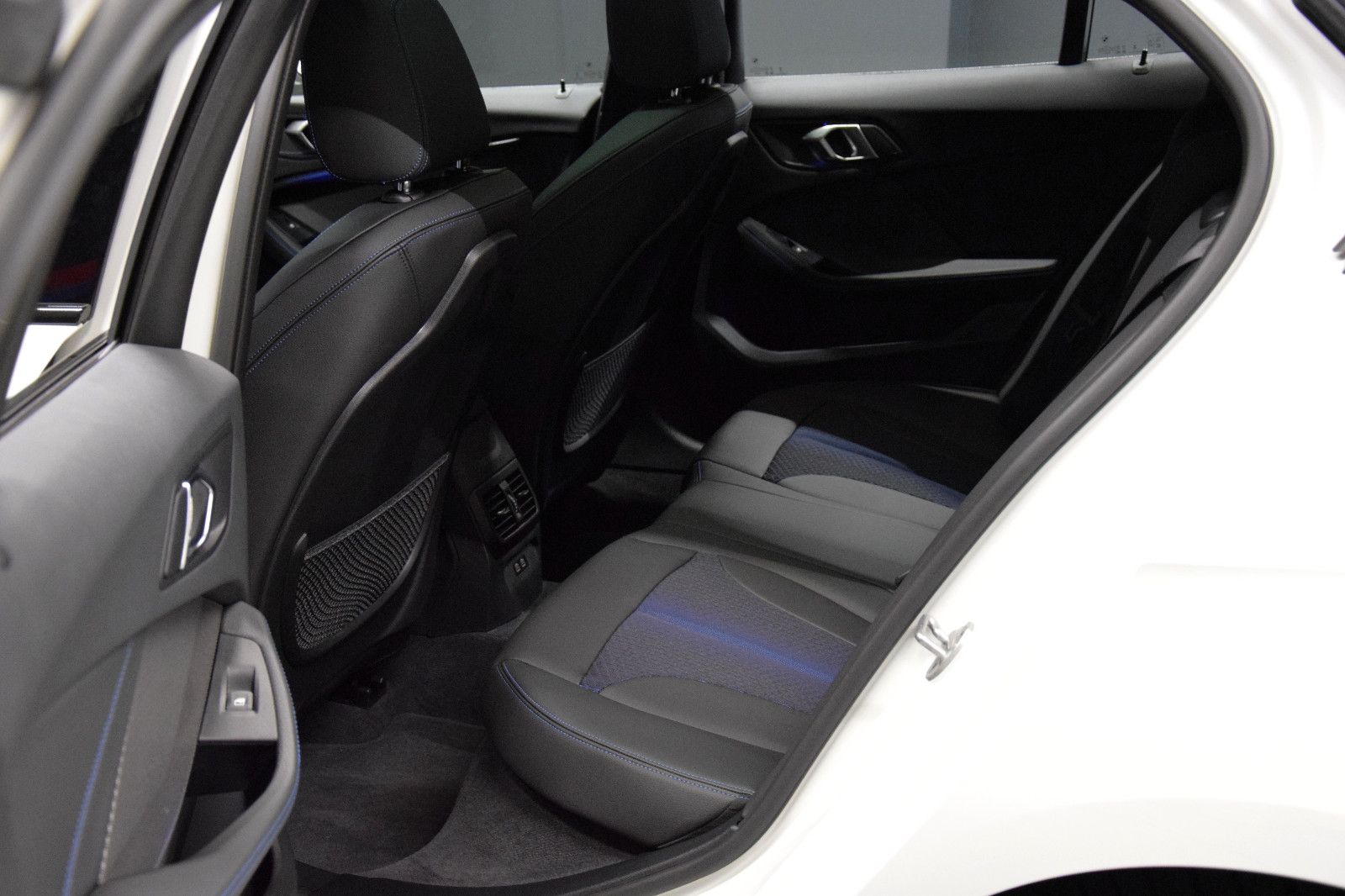 Fahrzeugabbildung BMW M135 i xDrive Panorama ACC harman/kardon HeadUp