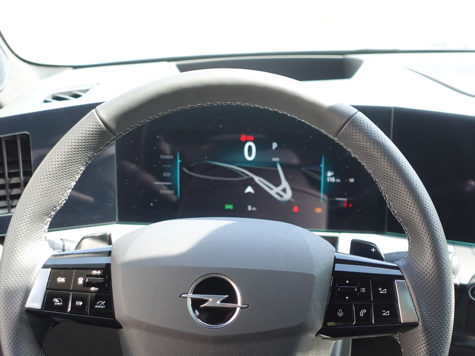 Fahrzeugabbildung Opel Astra ST Hybrid GS AHK,LED Pixel,Navi,Kamera,PDC