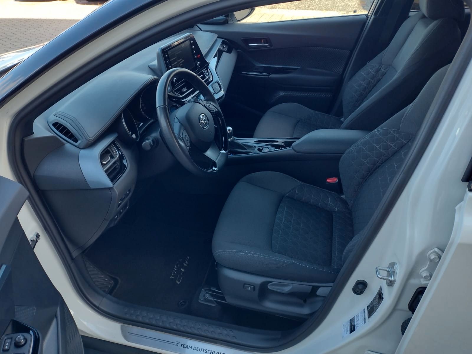 Toyota C-HR (10/2021, Hybrid (Benzin/Elektro))
