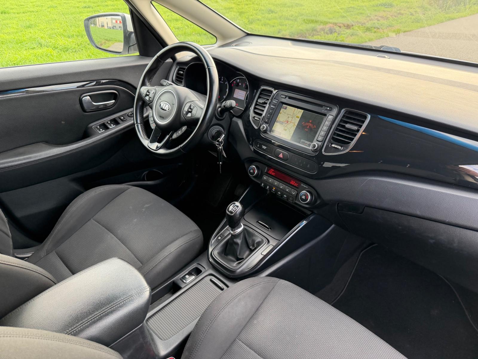 Kia Carens 2014 — photo 22