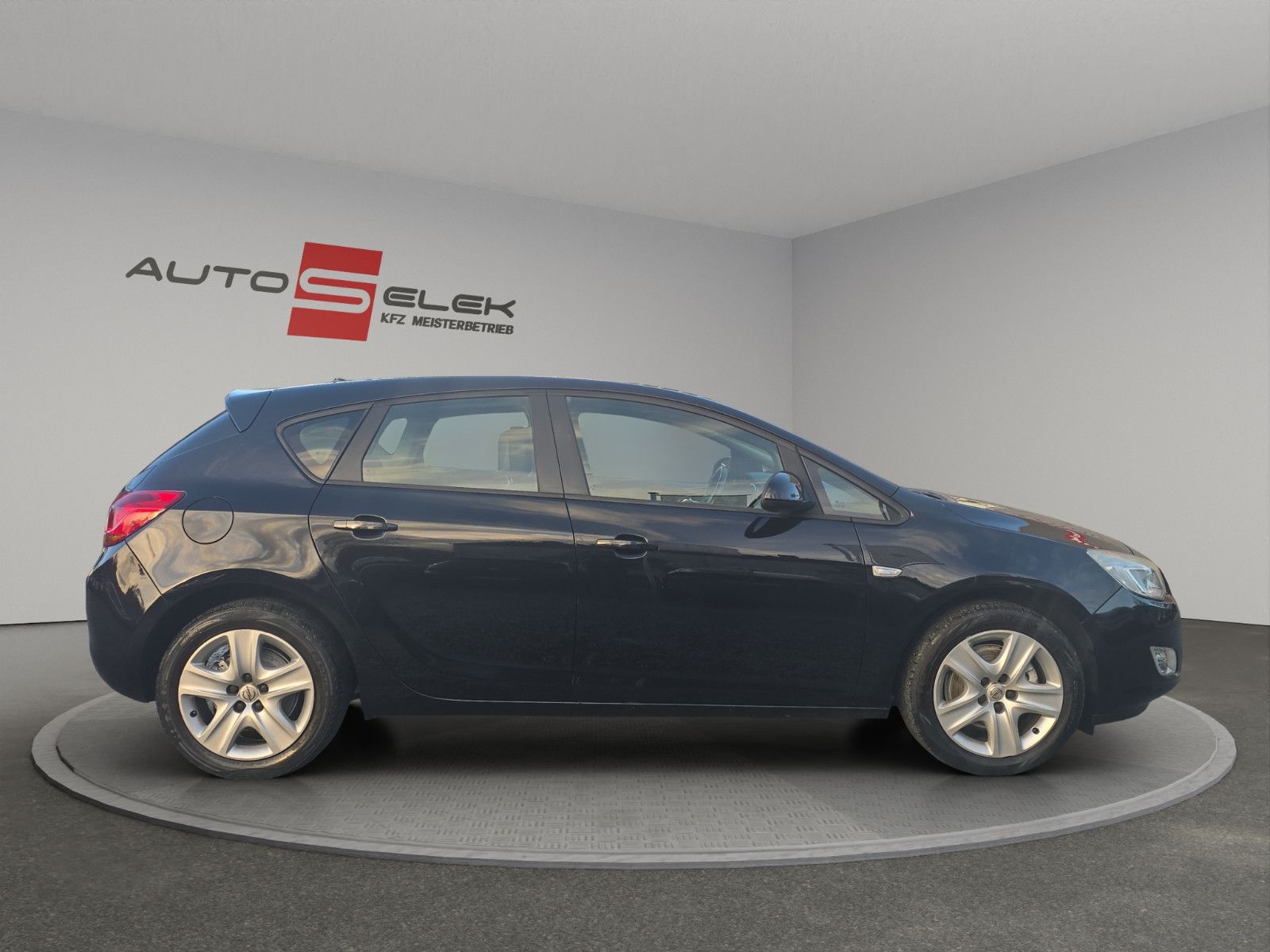 Fahrzeugabbildung Opel Astra J Edition*Klima*Tüv und Service NEU