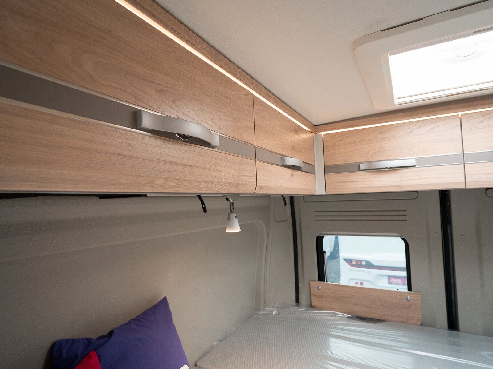 Fahrzeugabbildung Dethleffs Globetrail 600 DK Fiat Heckauszug/Rahmenfenster