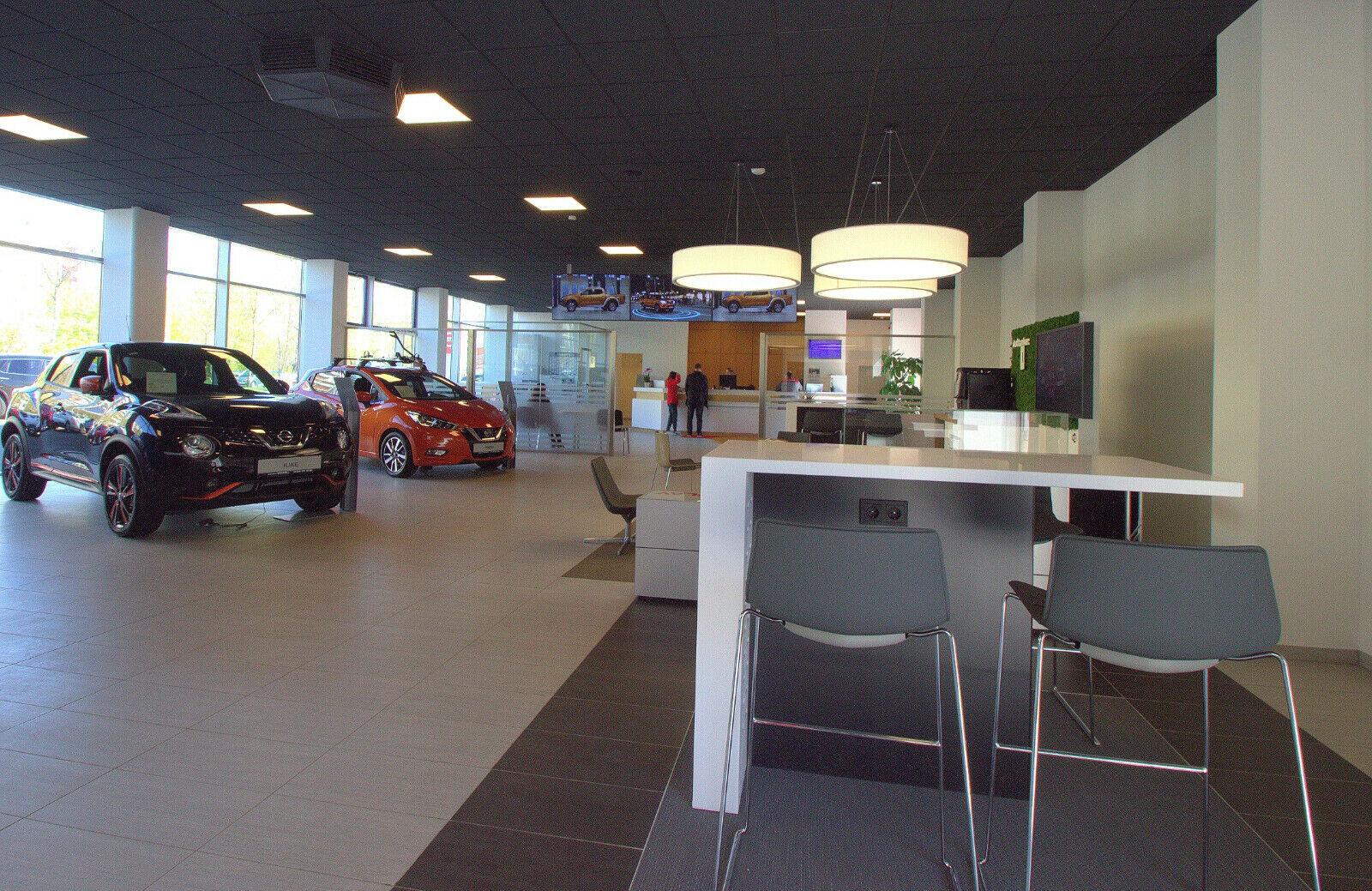 showroom-image-top