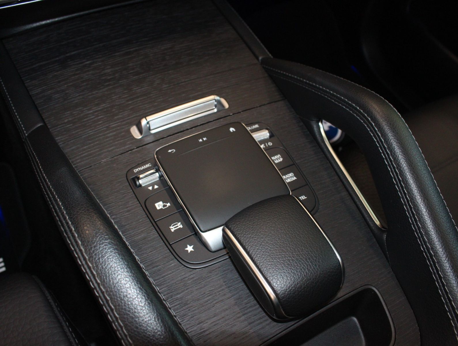 Fahrzeugabbildung Mercedes-Benz GLE 350d 4Matic AMG Line*Pano*Standheizung*TOP