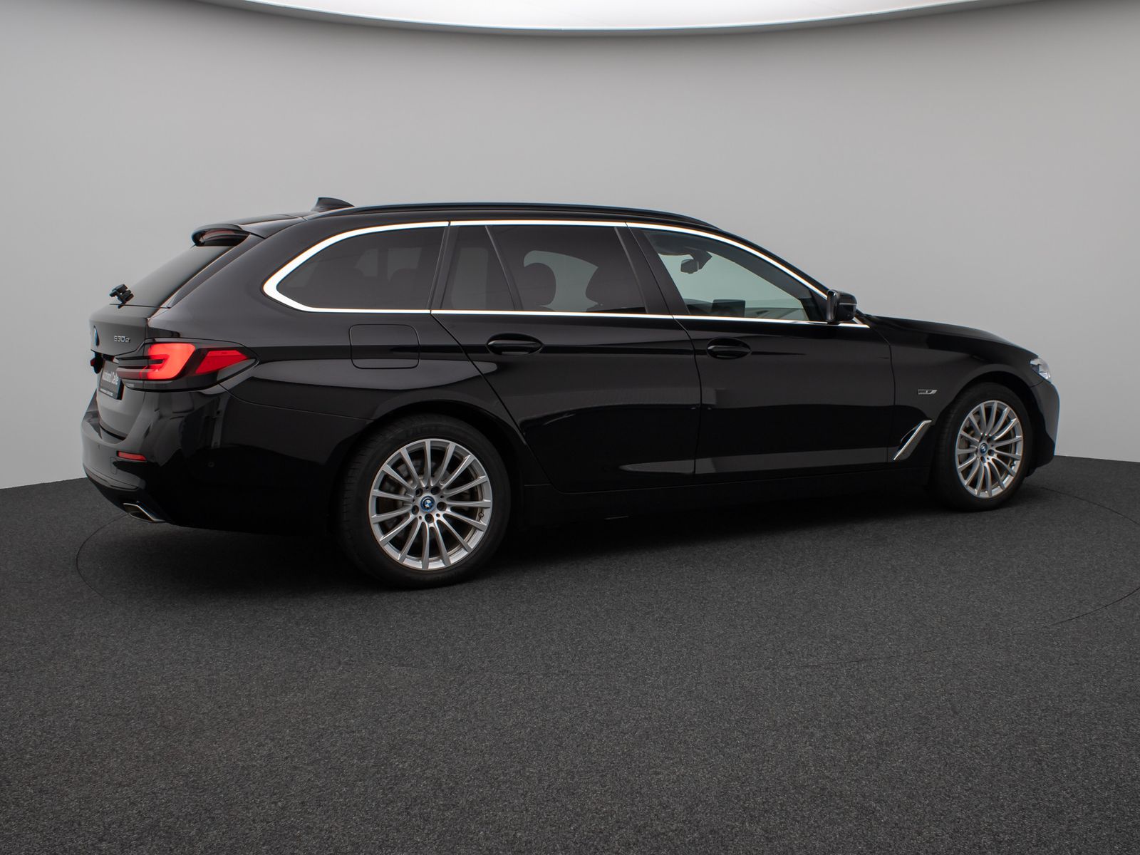 Fahrzeugabbildung BMW 530e  xD Panorama 360°Lenkrhz DAB HiFi AHK Sport