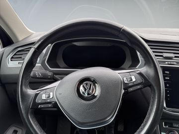 Volkswagen Tiguan - 11