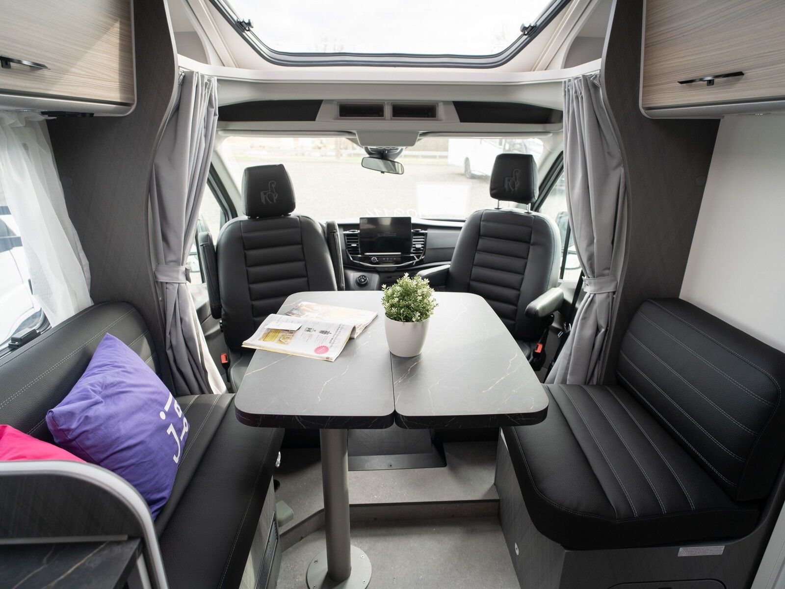 Fahrzeugabbildung Etrusco V Ford 6.8 SCF Complete Selection! Dieselheizung