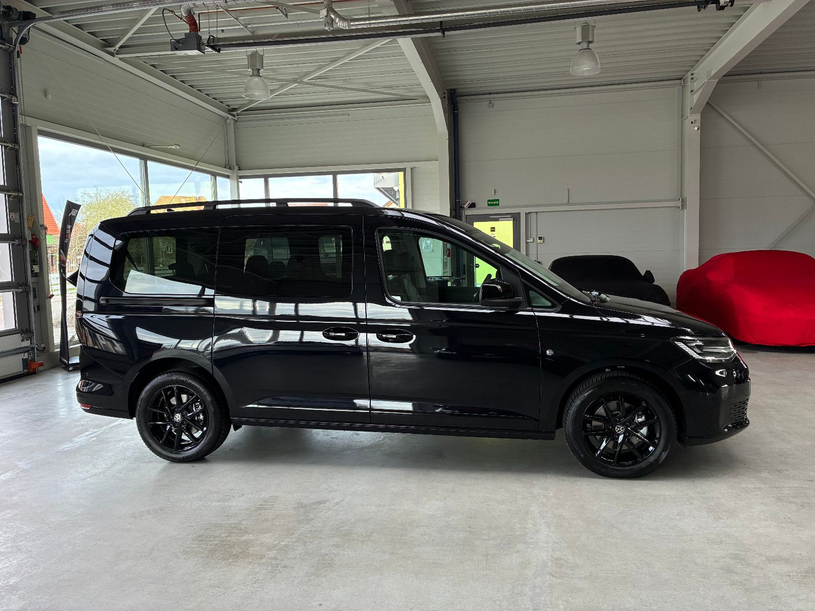 Volkswagen Caddy Maxi E-Hybrid BlackStyle 0.5% 114kmERW imagem 2